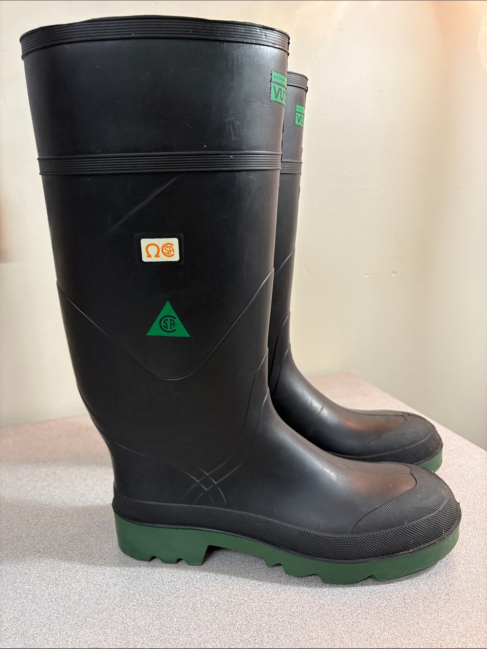 Vulcan Black Rubber Safety Boots Heavy Duty CSA Orange Omega
